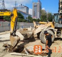 17C抠阴道高温下的坚守｜道路建设者用汗水铺就畅通路